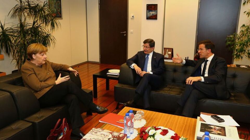 Başbakan Davutoğlu Brüksel'de