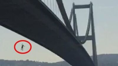 Boğaz Köprüsü'nden atladı!