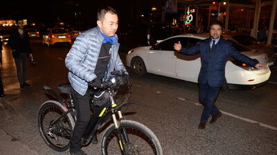 Millet Ferrari'ye ben bisiklete