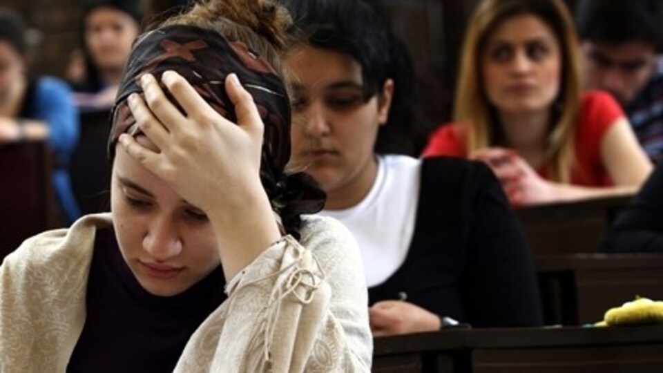 120 kelimelik sorular gençleri isyan ettiriyor