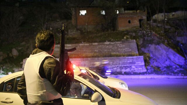 Ankara'da olaylı gece! Polisin 'dur' ihtarına uymadı ve...