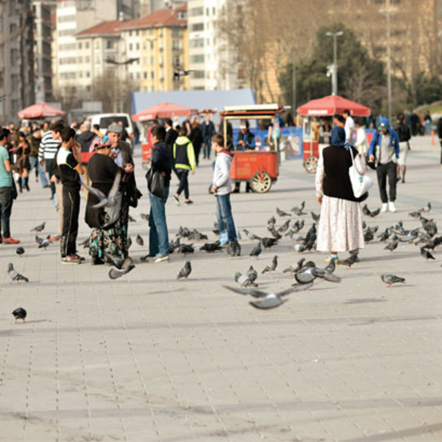 Taksim'in curcunasına bir de karanlık eklendi