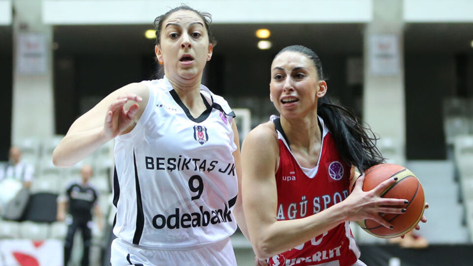 Avrupa'da finalist AGÜ!