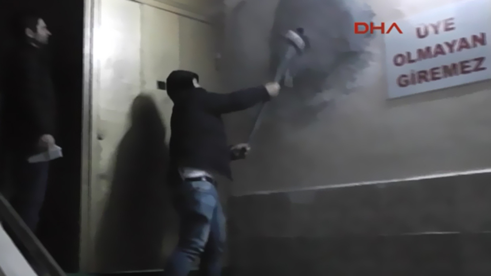 150'nci kez bastılar! Bu sefer duvardan!