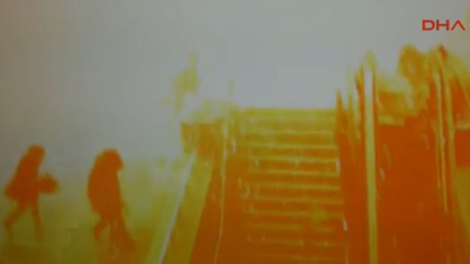 Ankara'daki bombalı saldırı anı kamerada!