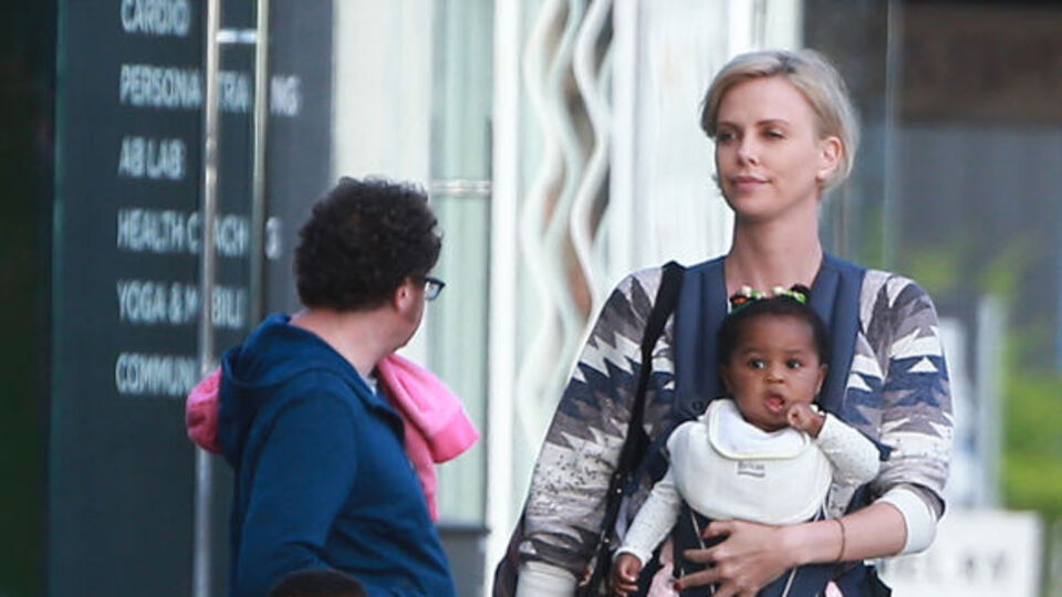 Charlize'in yoğun mesaisi