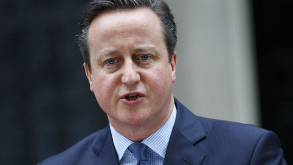 Davutoğlu, Cameron ile telefonda görüştü