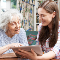 Sosyal medya yaşlılara fayda sağlıyor mu?