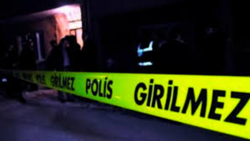 'Hırsız var' diye bağırıp balkondan atladı