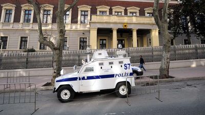 O başkonsolosluk bugün de kapalı!