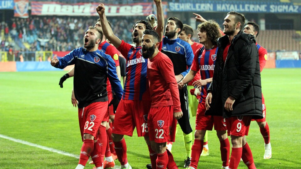 Olaylı maçta kazanan Karabük