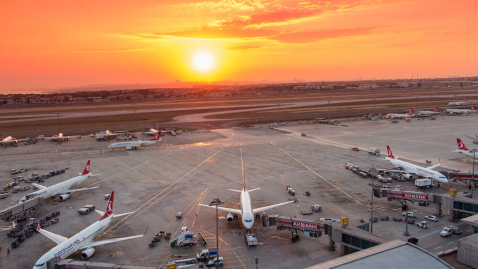 Atatürk Havalimanı'na 75 milyon yolcu