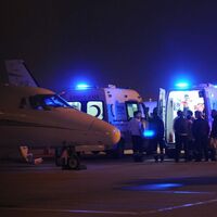 İsrailli 3 yaralı ambulans uçakla gönderildi