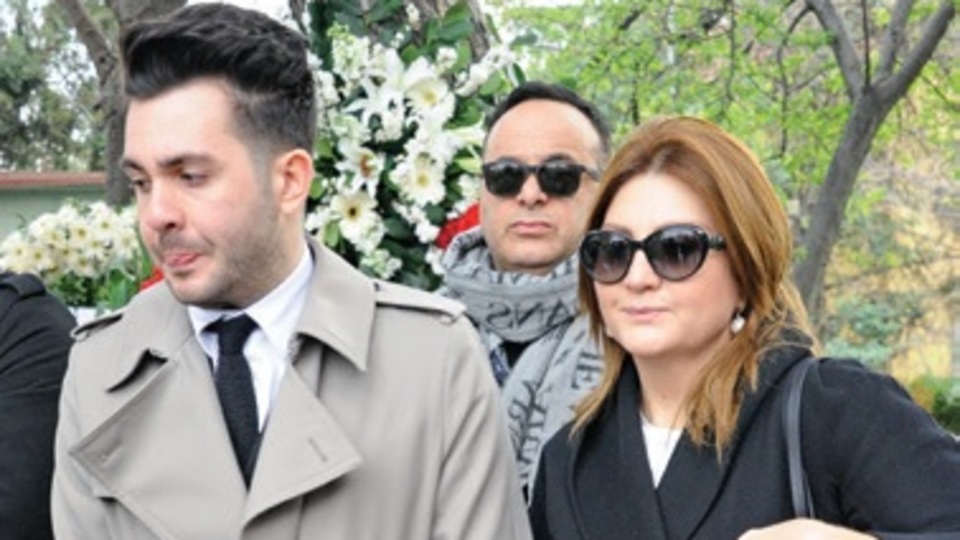 Sibel Can yalnız bırakmadı