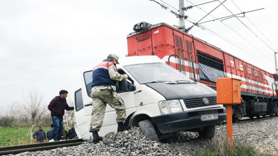 Ehliyet sınavlarına hemzemin geçit ayarı