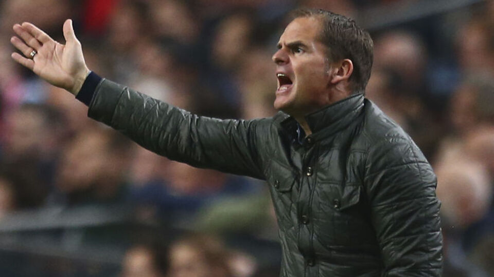 Ajax'ta De Boer şoku!