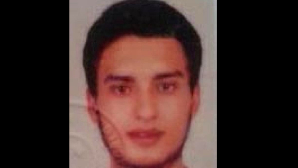 21 yaşındaki genç odasında ölü bulundu