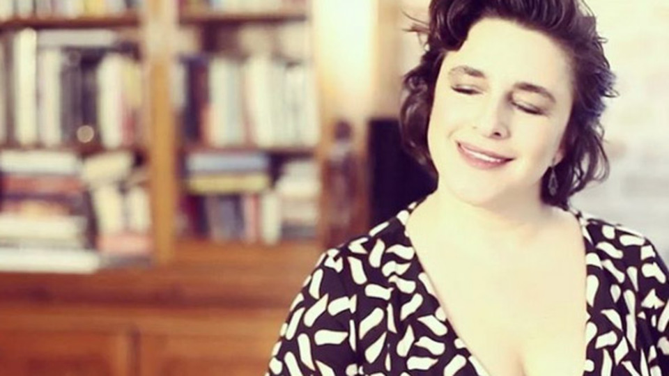 Mukaddes Yenge arkadaş arıyor