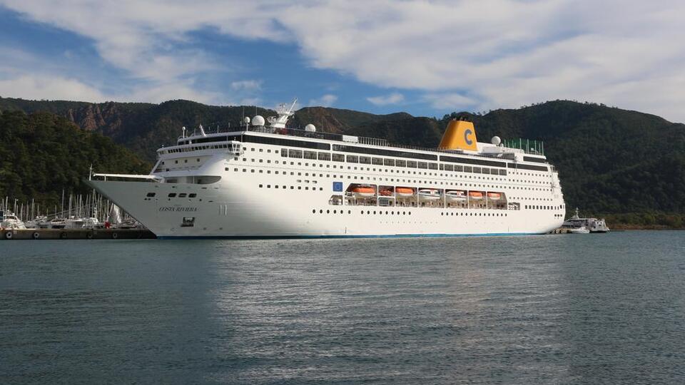 Gemiler Kuşadası'na turistler İstanbul'a