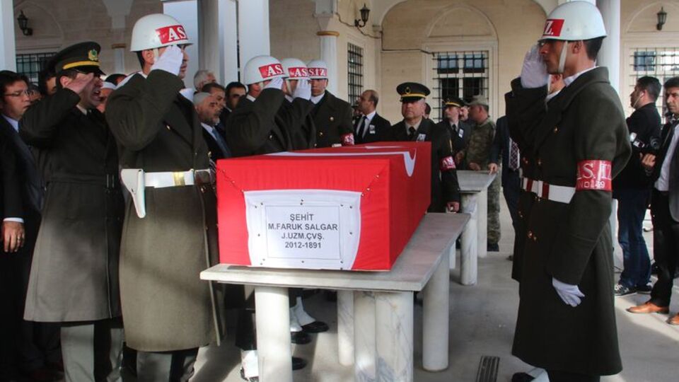 "Bu benim kardeşim mi? Belki ölmemiştir"