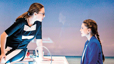 Herkesin gözü sahnede...