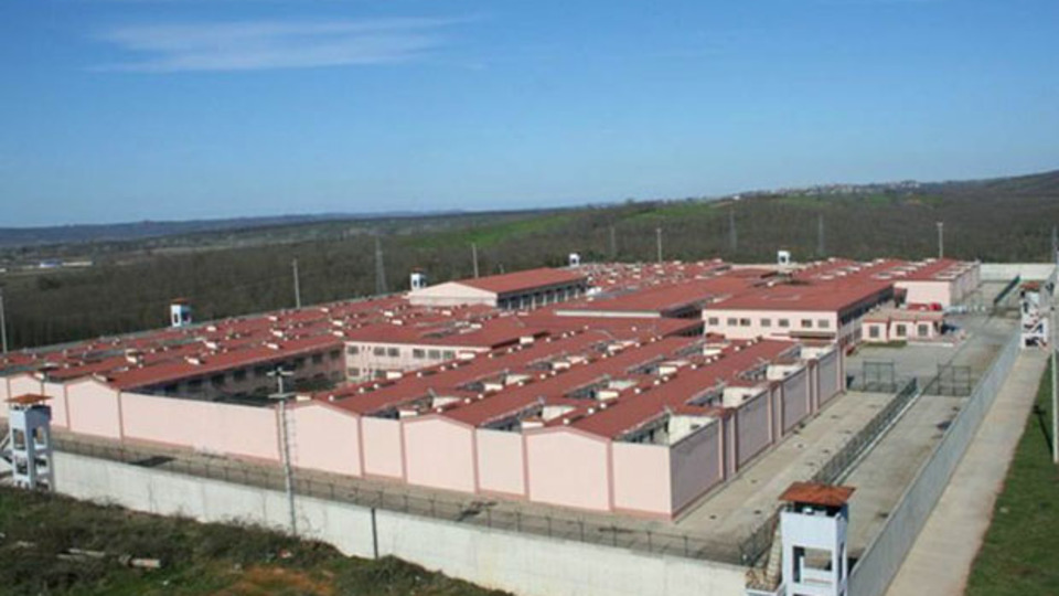 İki günde iki şüpheli intihar