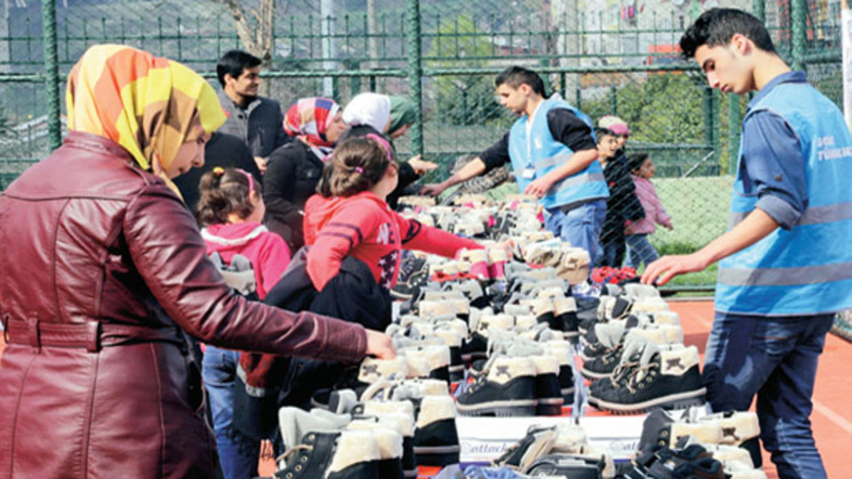 165 Türkmen aileye yardım