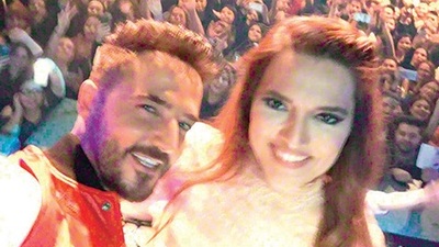 Akalın ve Özen'den Münih selfie'si