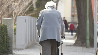 Yaşlılıkta düşme ölüme kadar götürebiliyor!