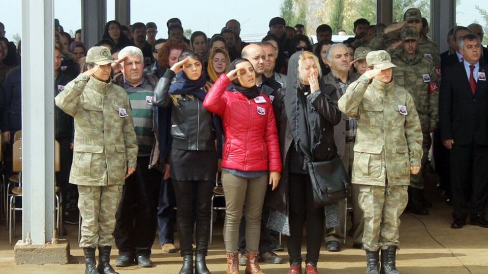 Şehidin baba ocağına ateş düştü!