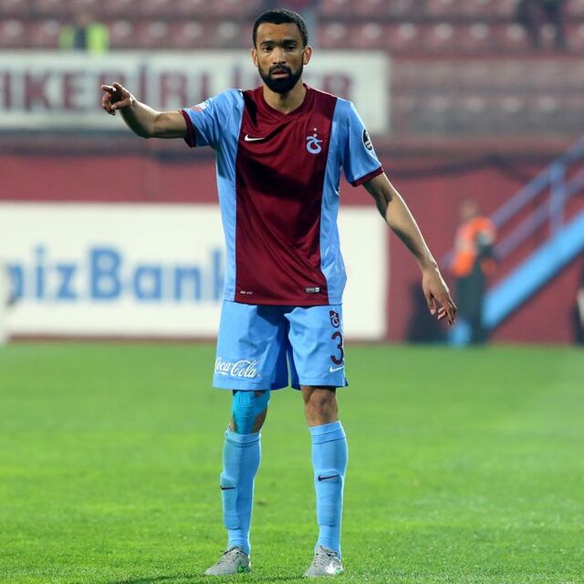 Bosingwa "dede" oldu!