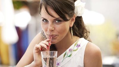 Sakın pipetle içmeyin!