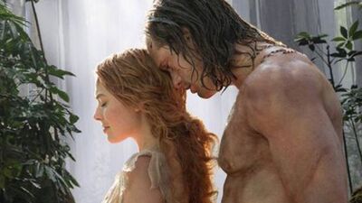 Margot Robbie sevişme sahnesinde rol arkadaşını sakatladı