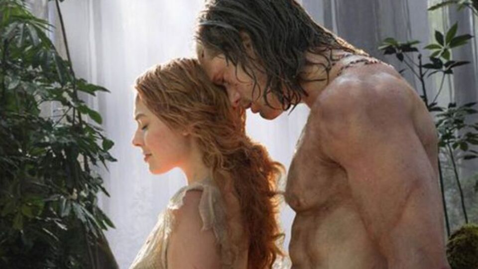 Margot Robbie sevişme sahnesinde rol arkadaşını sakatladı