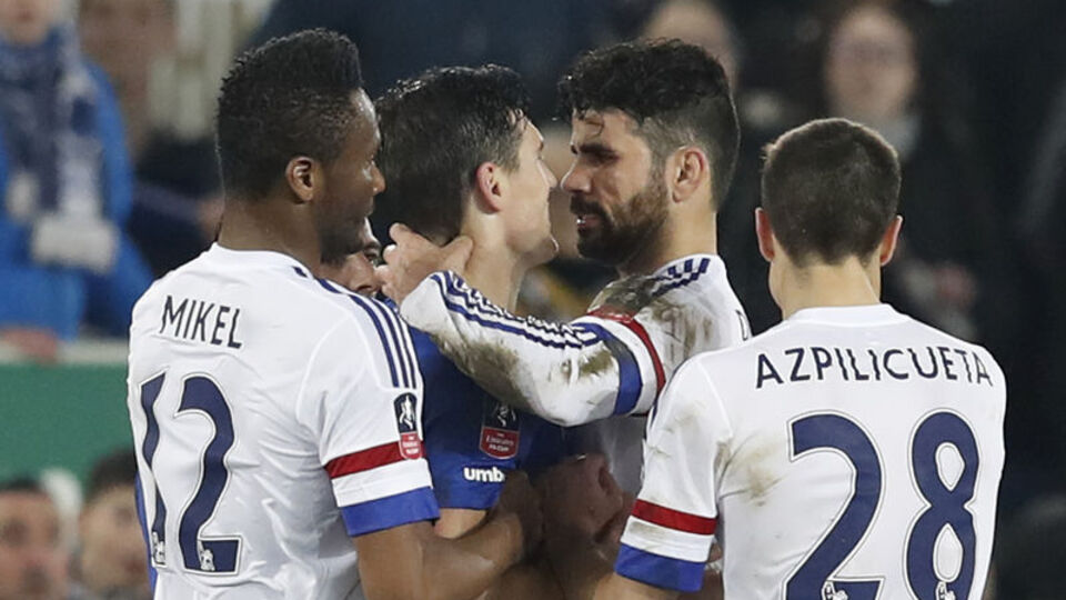 Costa'ya 1 maç ceza!