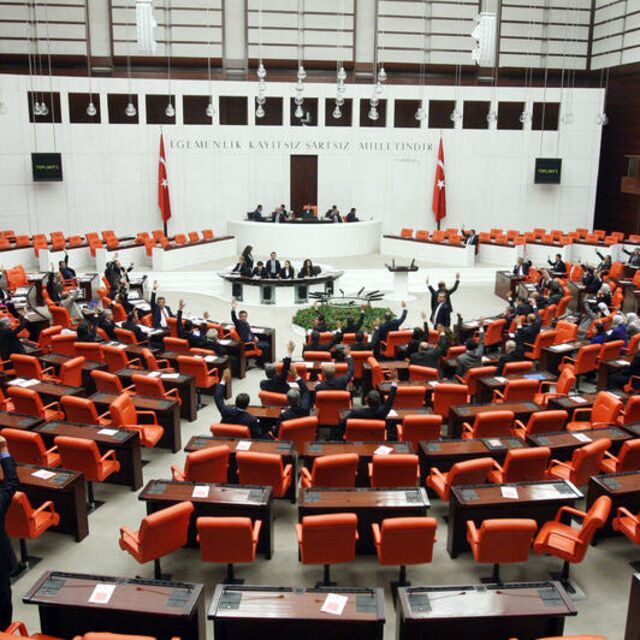 "Torba tasarı" komisyondan geçti