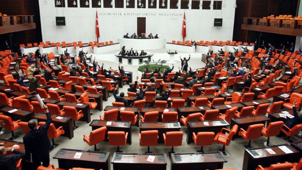 "Torba tasarı" komisyondan geçti