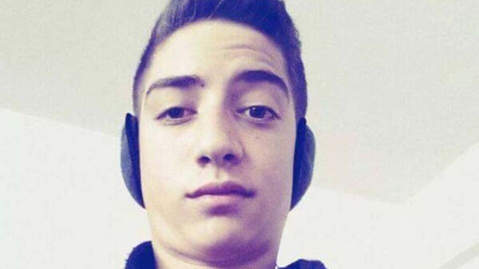 Otomobille çarpışan motosikletin 17 yaşındaki sürücüsü öldü