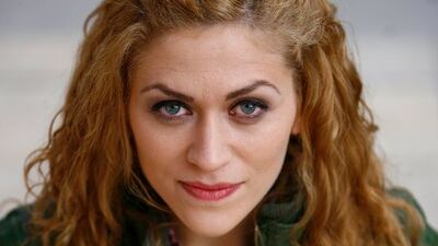 Hazal Türesan kimdir?