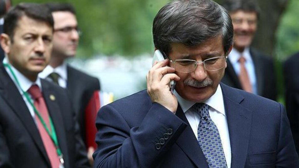 Davutoğlu'ndan İlham Aliyev'e taziye telefonu