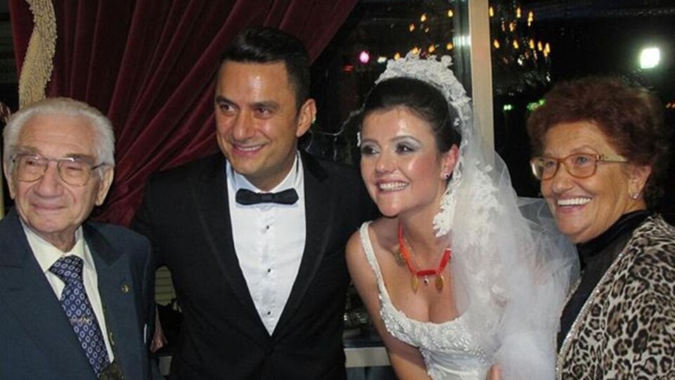 Meğer bir yıl önce evlenmiş