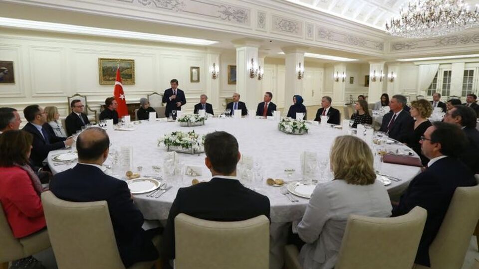 Davutoğlu, Bono ile görüştü!