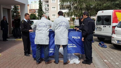 Bunalıma giren genç 8. kattan ölüme atladı