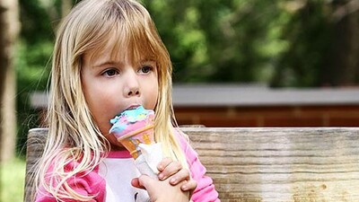 Dondurma yiyen çocuklar bunu daha çok yapıyor...