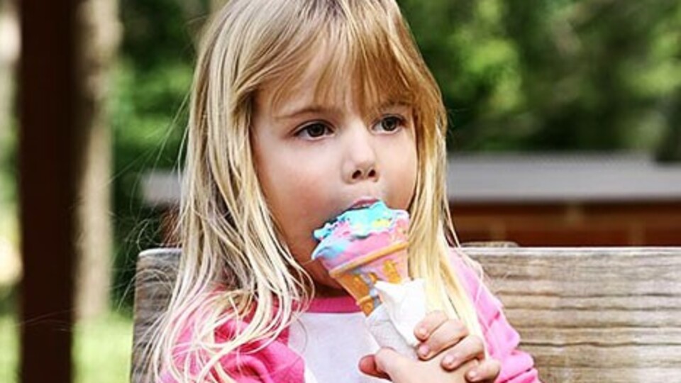 Dondurma yiyen çocuklar bunu daha çok yapıyor...