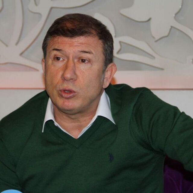 Yeni hocayı açıkladı!