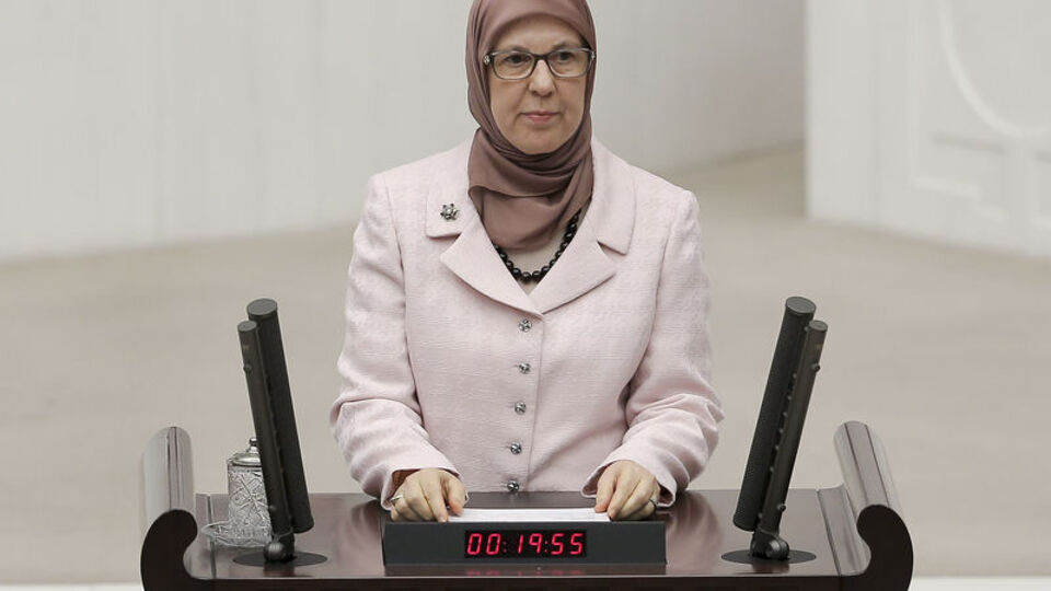 Ramazanoğlu için verilen gensoru kabul edilmedi