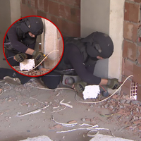 Dikkatlerinden kaçmadı! Duvarda gördü ve...