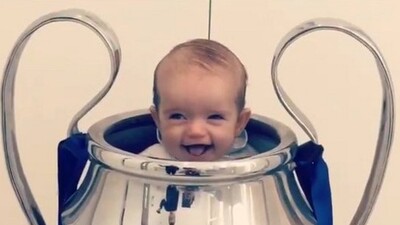 Oğluna Instagram hesabı açtı