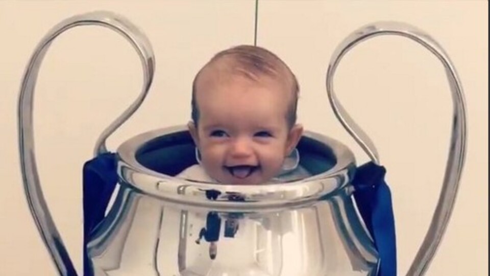 Oğluna Instagram hesabı açtı